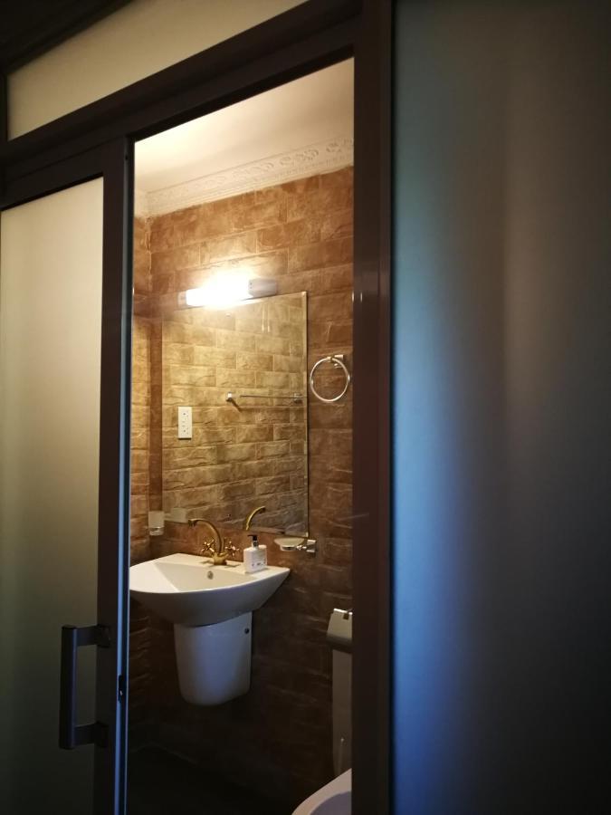 Airport And Safaris Bed & Breakfast Nairobi
