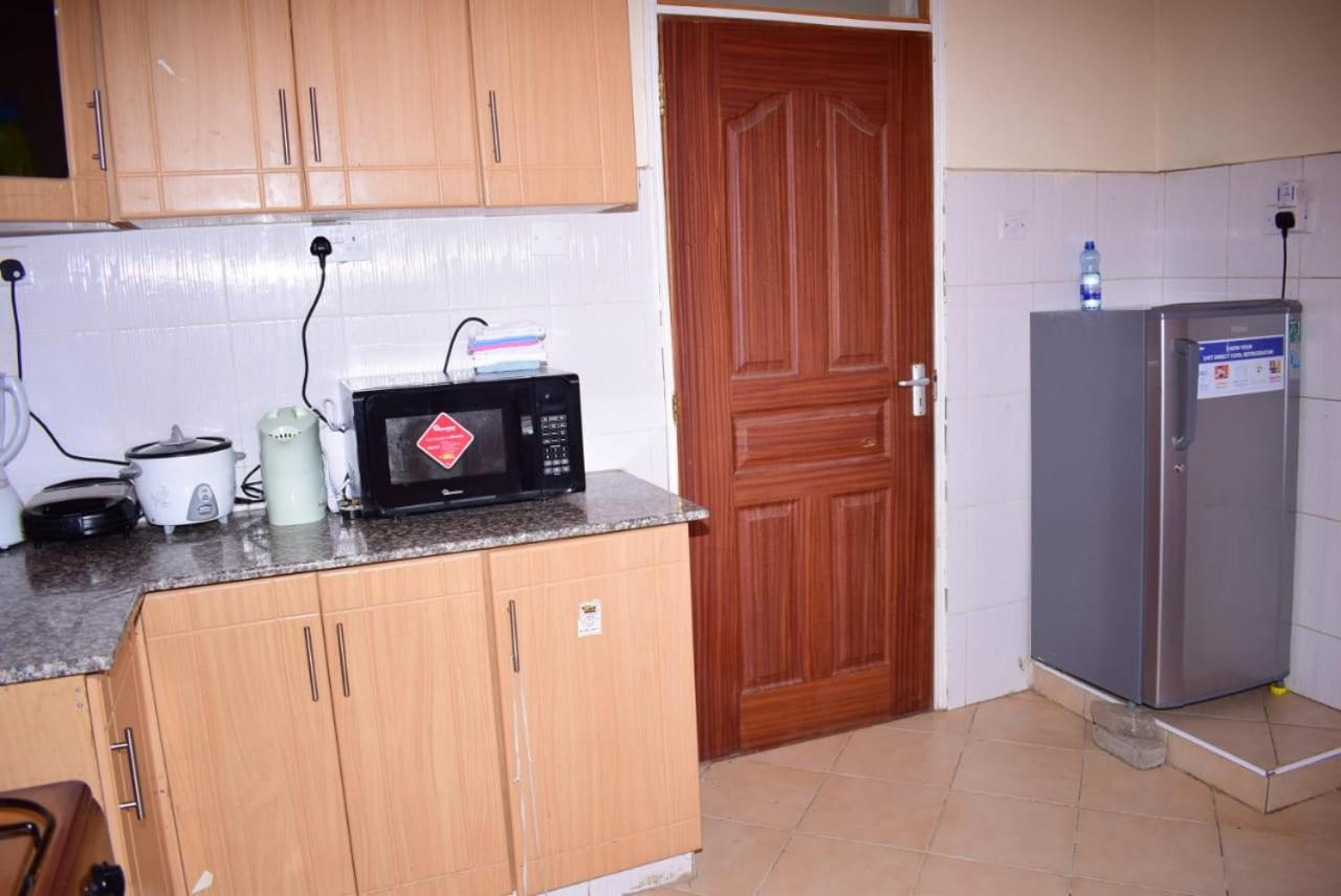 Bed & Breakfast Mayree Safaris *
