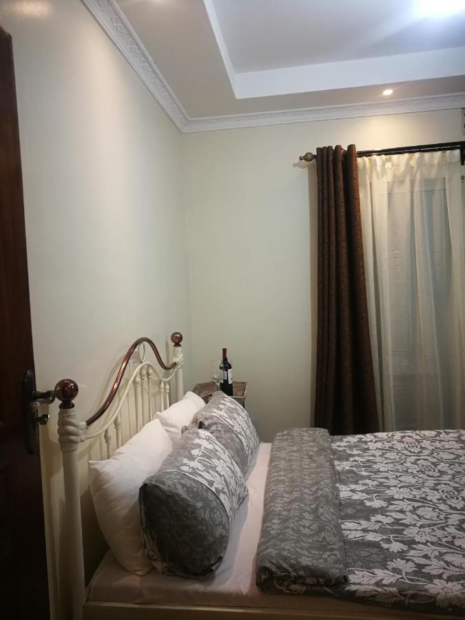 Airport And Safaris Bed & Breakfast *