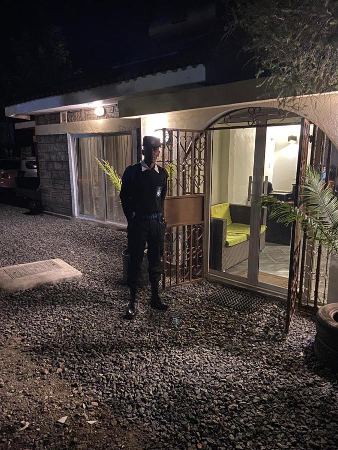 Airport And Safaris Bed & Breakfast *