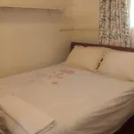 Quiet Comfortable Studio With Mature Garden View.