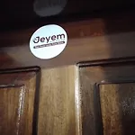 Jeyem Home Stays At Argwings Court