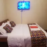 Jeyem Home Stays At Argwings Court