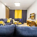 Azuri Homes & Bnb