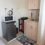 Airbnb Studio Apartment With Lift South B