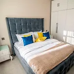 Lux Suites Royal Gardens Studio Apartments