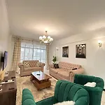 Skyhorse Apartment