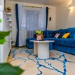 Polly Apartment