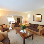 Mimosa Court Apartments