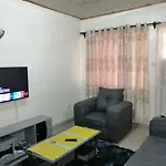 Entire Serviced 2-Bedroom Apartment In Thindigua