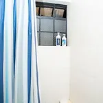 Lovely Studio Apartment With Free Parking Space.