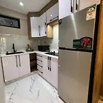 Elegant 1 Bedroom Apartment On Wood Avenue