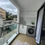Elegant 1 Bedroom Apartment On Wood Avenue