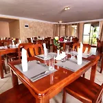 Sakinas Luxury Suites