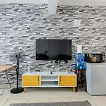 Top Studio With City View