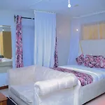 Suite 405