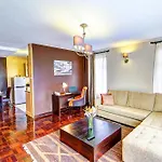 Nelson\'S Court Serviced Apartments