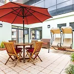 Lush Retreat Near Yaya Center With Pool, Gym & Views