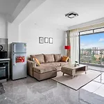 1Br Apartment With Gym, King Bed ,City Views And Prime Location