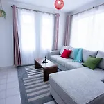 The Cozy Space With Pool ,Netflix And Fast Wifi