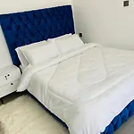 1 Bedroom Flat With Private Balcony, Netflix, Washing Machine & Gym In Kilimani