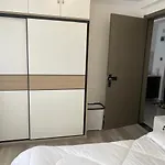 1 Bedroom Flat With Private Balcony, Netflix, Washing Machine & Gym In Kilimani