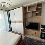 Queen Bed,Wifi,Smart Tv,City View Studio - Bamboo Balcony