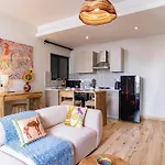 Elite One Bedroom Apartment,Swimming Pool, Gym, Workspace ,Wonderiss Homes Close Proximity To Gtc, Jw Mariott And Kempinski