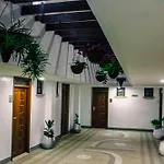5 Pm Hotel
