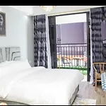 Modern City View Apartment With Fully Equipped Gym,Heated Swimming Pool Free Parking Space And Breathtaking Views