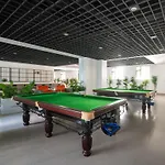 1Br Apartment - Heated Pool - Rooftop - Gym - Free Parking - Netflix - 55 Inch Tv