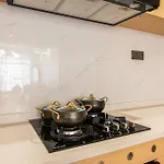 1Br Apartment - Heated Pool - Rooftop - Gym - Free Parking - Netflix - 55 Inch Tv