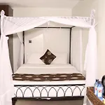 Hadassah Hotel
