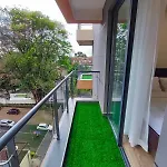 Lux Suites Urban Oasis Apartment