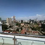 Rooftop Pool, Gym And Stunning City Views