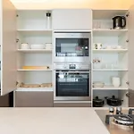 A Prime And Luxury 2 Bedroom
