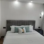 Executive Elegant Wanderers Rest Three Bedroom Apartment With Amazing City Views, Swimming Pool ,Gym And Private Ample Parking Space Which Offers Not Only Comfortable But Also Luxurious Lifestyle