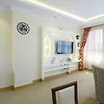 Rige\'S Homes 2Brm Furnished