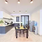 2Br Kilimani With Pool & Theater