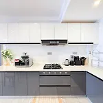 2Br Kilimani With Pool & Theater