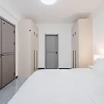 Floto House