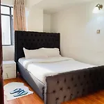 Avalor Suites - Marcus Garvey