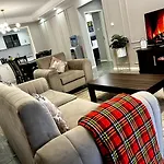 2 Bed Modern Luxury With City Views