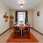 Spacious Lovely Apartment