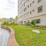 Elegant Lavington 1Bed With Pool, Private Cinema & Garden