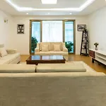 Tarrow Apartment E1