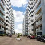 Tarrow Apartment E1
