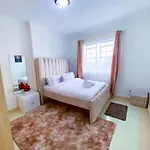 1Br Pent Apartment In The Whitehouse, Garden Estate With Free Parking And Wifi