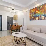 Urbana Suites
