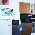 Stylish Studio With Rooftop Access